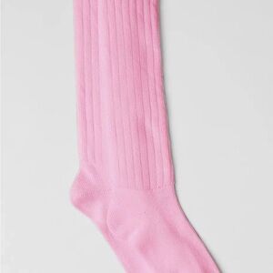 ALO- Pink Ribbed Crew Scrunch Socks